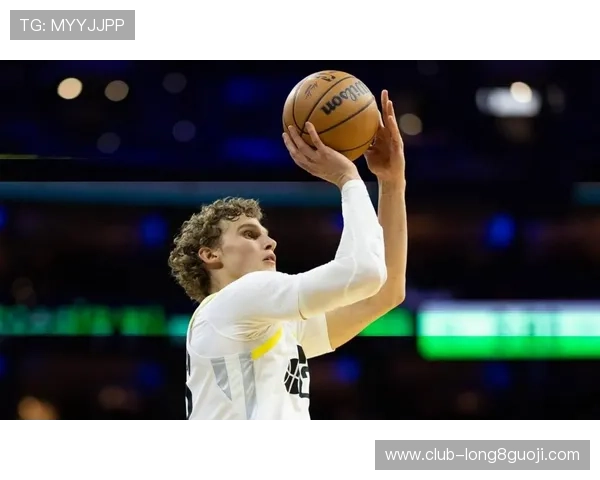 爵士队全新阵容闪耀赛季开局 球员表现引发球迷热议